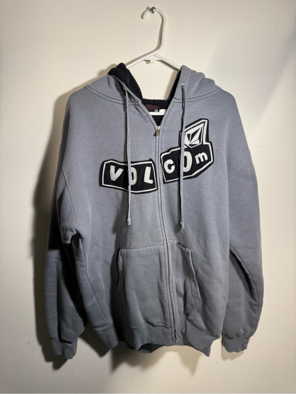 Vintage Volcom Light Gray Zip-Up Hoodie with Black & White Logo
